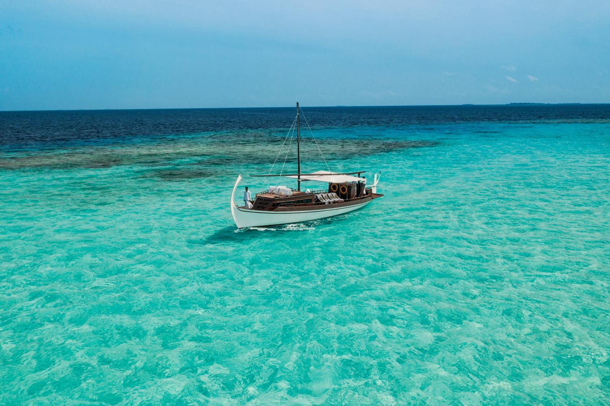 One&Only Reethi Rah Hotel Exterior photo